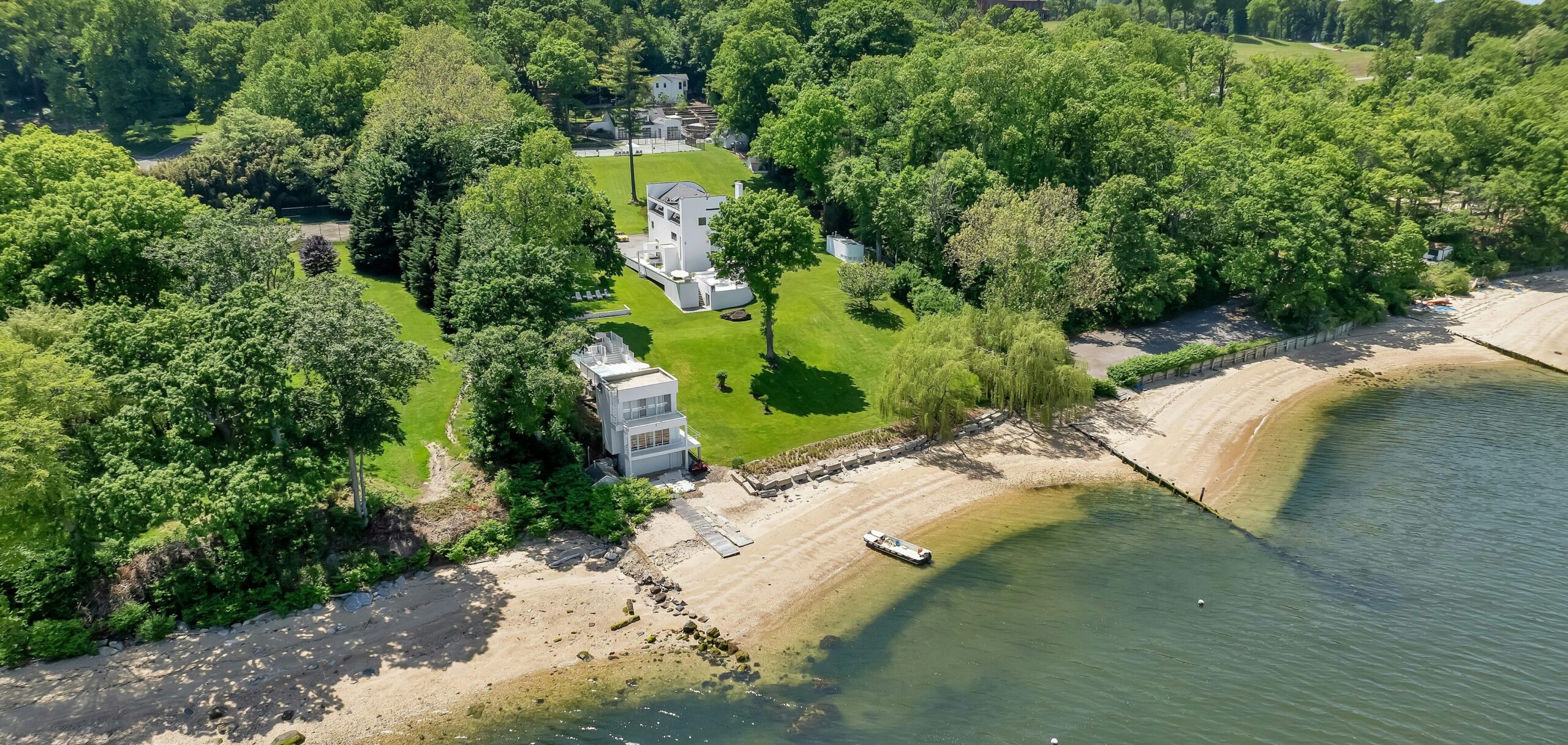 Richard Meier Waterfront Estate